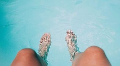 Preventing fungal development on foot nails